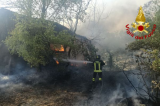 Montaperto – In fiamme un deposito agricolo, intervengono i Vigili del Fuoco