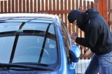 Mirabella Eclano – Ladri in fuga, Carabinieri recuperano auto rubata e attrezzi da scasso