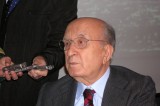 Ciriaco De Mita: “Grillismo? E’ il simbolo della malattia politica italiana” Ciriaco De Mita: “Grillismo? E’ il simbolo della malattia politica italiana”