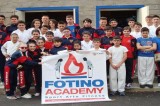 Fotino Academy – “Noi partiamo da seduti ma ci rialziamo quando cadiamo” Fotino Academy – “Noi partiamo da seduti ma ci rialziamo quando cadiamo”