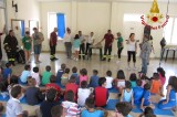 Contrada: i Vigili del Fuoco incontrano i ragazzi del campo scuola Contrada: i Vigili del Fuoco incontrano i ragazzi del campo scuola