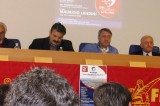 Irisbus – Il viceMinistro De Luca: “Mi impegnerò da subito per prendere in mano questa vertenza”. Landini (Fiom): “E’ giunto il momento di investire” Irisbus – Il viceMinistro De Luca: “Mi impegnerò da subito per prendere in mano questa vertenza”. Landini (Fiom): “E’ giunto il momento di investire”