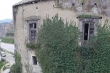 Atripalda – Fantasma alla finestra di Palazzo Caracciolo