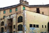 Ariano Irpino – Rifiuti e cartoni lungo il Giorgione. Il comune fa murare l’ingresso Ariano Irpino – Rifiuti e cartoni lungo il Giorgione. Il comune fa murare l’ingresso