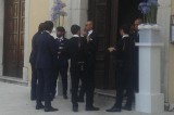 Matrimonio da favola a Montella, folla di curiosi in piazza per Enzo Miccio