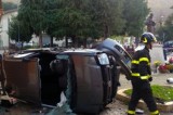 Montella – Vigili del fuoco salvano anziani dopo un incidente stradale Montella – Vigili del fuoco salvano anziani dopo un incidente stradale