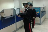 Montoro – Rapina in banca. Indagano i carabinieri Montoro – Rapina in banca. Indagano i carabinieri