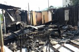 Cava de’ Tirreni – Incendio nel campo containers della frazione San Pietro