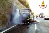 Monteforte – Incendiato un autocarro con bombolette GPL, intervenuti i vigili del fuoco