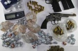 Baiano – Sequestrate armi e droga a due pregiudicati