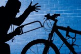 Baiano – Marocchino ruba bici, motosega e telefonino in un garage