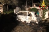 Mirabella Eclano – Un’autovettura in fiamme, intervengono i Vigili del Fuoco