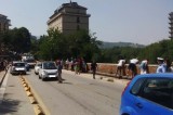 Ponte della Ferriera – Acceso diverbio padre – figlio, i passanti temono tragedia