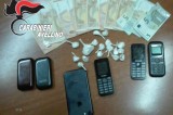 Ariano Irpino – Trovato in possesso di 6 cellulari,contanti e cocaina, arrestato 44enne Ariano Irpino – Trovato in possesso di 6 cellulari,contanti e cocaina, arrestato 44enne