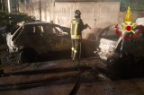 Teora – Due autovetture coinvolte in un incendio