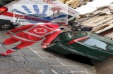 Napoli – Parcheggio selvaggio impedisce il passaggio di un’ambulanza nel centro