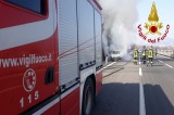 Avellino – Vigili del Fuoco intervengono per l’ incendio di un autovettura