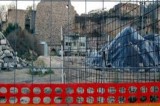 Avellino – Viola i sigilli ed entra nell’area sequestrata di Piazza Castello