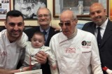 Il decano dei pizzaiuoli napoletani, Vincenzo Capasso, festeggia i 90 anni