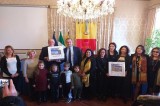 Napoli – La Mutua sanitaria Cesare Pozzo dona due defibrillatori alle scuole comunali