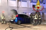 Monteforte, in fiamme un’autovettura in sosta