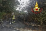 VdF Avellino, intervento su un’autovettura in fiamme