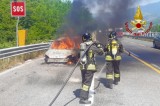 Autostrada A 16, auto in fiamme