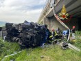 Avellino – Incidente stradale coinvolge autovettura e autotreno sulla SS 691