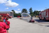 Avellino: Visita del campo scuola organizzato dall’associazione di Volontariato Falchi antincendio presso il Comando dei Vigili del Fuoco Avellino: Visita del campo scuola organizzato dall’associazione di Volontariato Falchi antincendio presso il Comando dei Vigili del Fuoco