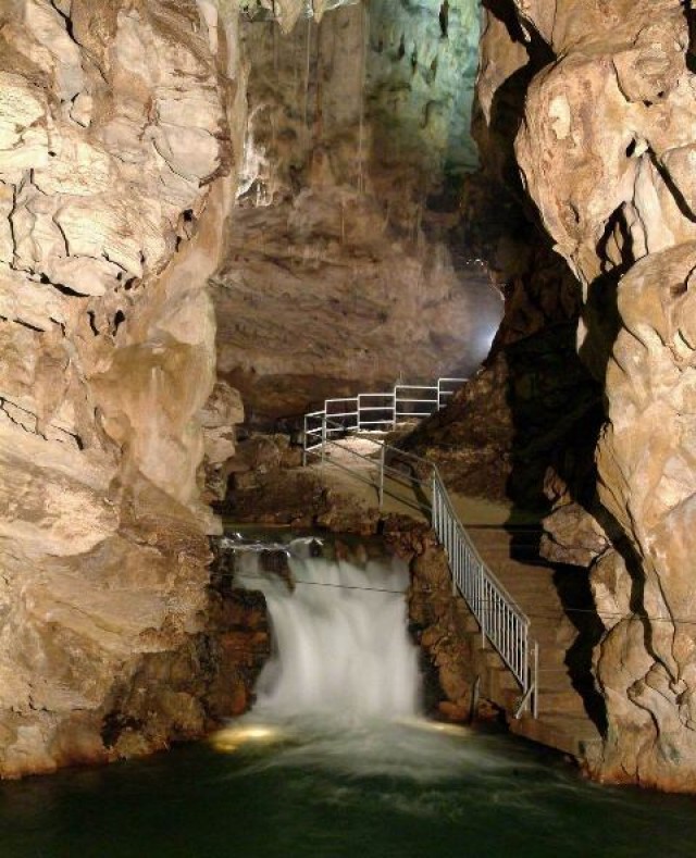 grotte di pertosaauletta cascata p Irpinia24 grotte di pertosaauletta cascata p Irpinia24
