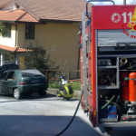 auto in fiamme
