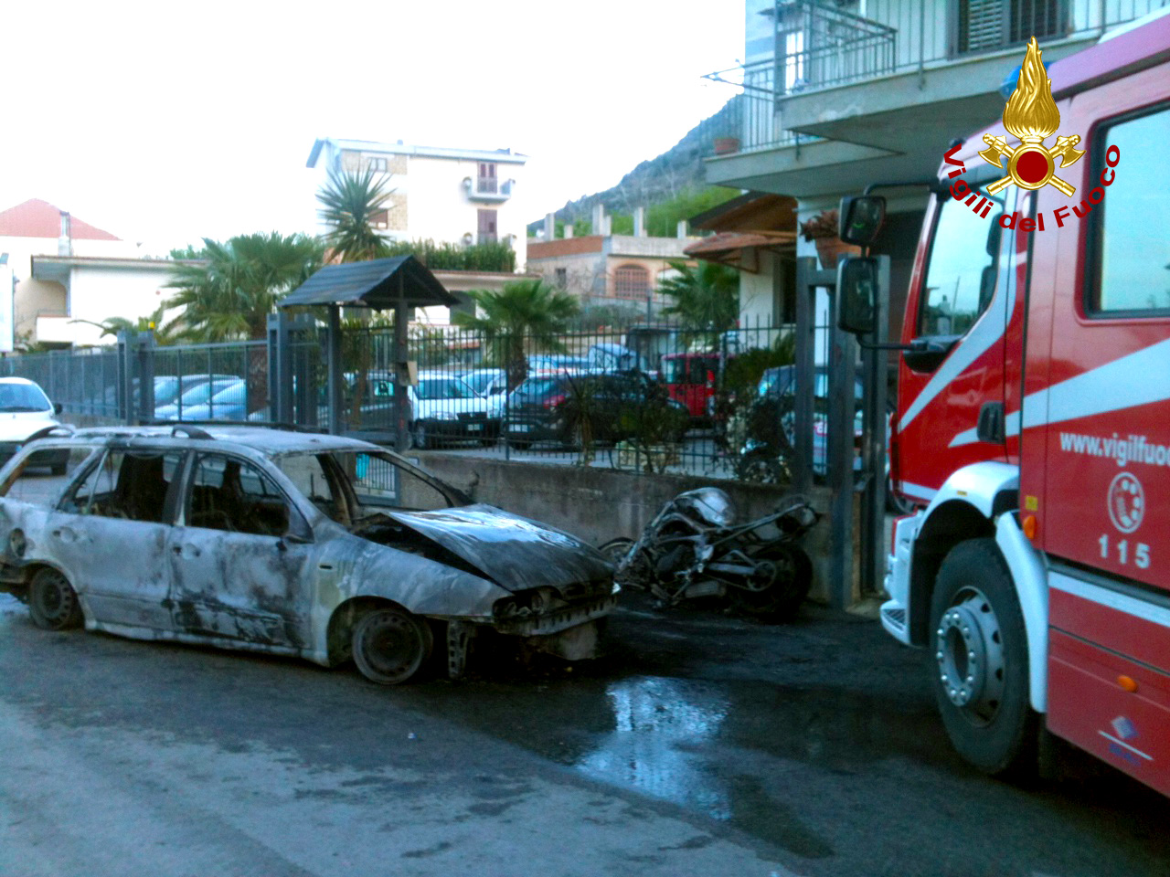 auto fiamme prata