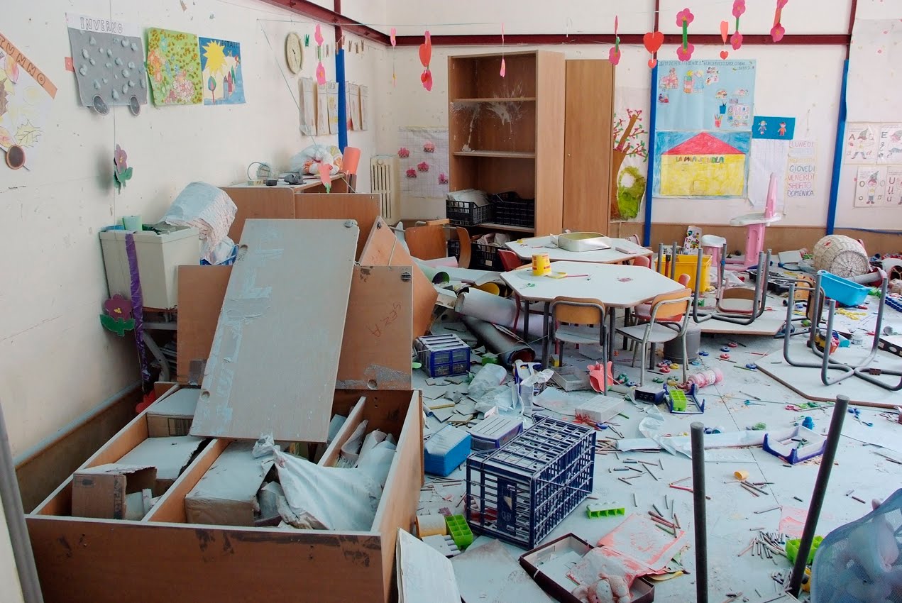 vandali scuola