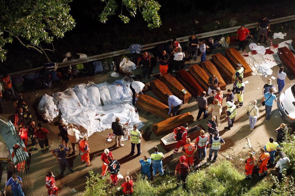 INCIDENTE MORTALE IN IRPINIA. IL BILANCIO E' DI OLTRE 30 VITTIME