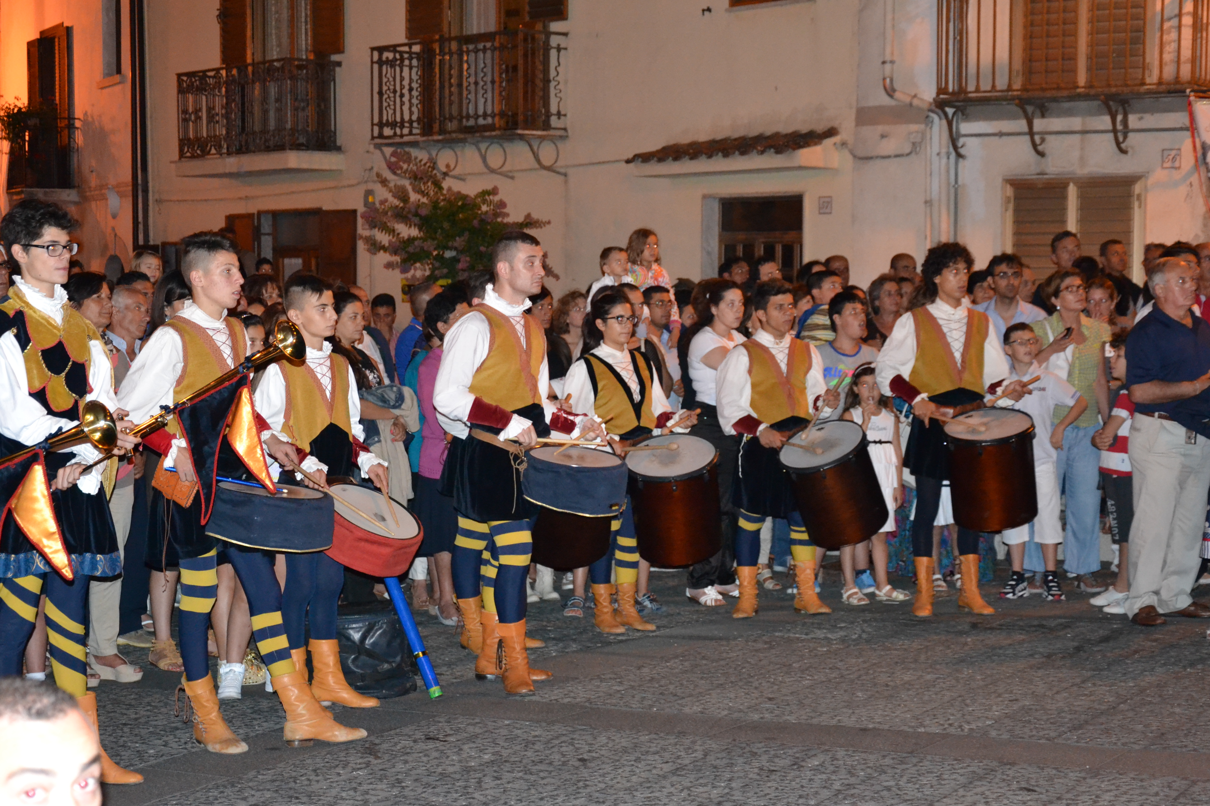 visita_al_castello_longobardo_e_corteo_storico_san_martino_v.c._161