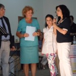Antonietta_Mollica_premiata_con_insegnante