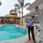 CAMORRA: ARRESTATO BOSS IN VILLA DI LUSSO CON PISCINA