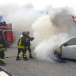 auto in fiamme