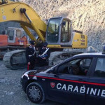 carabinieri escavatore