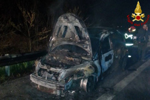 Incendio_auto_A16