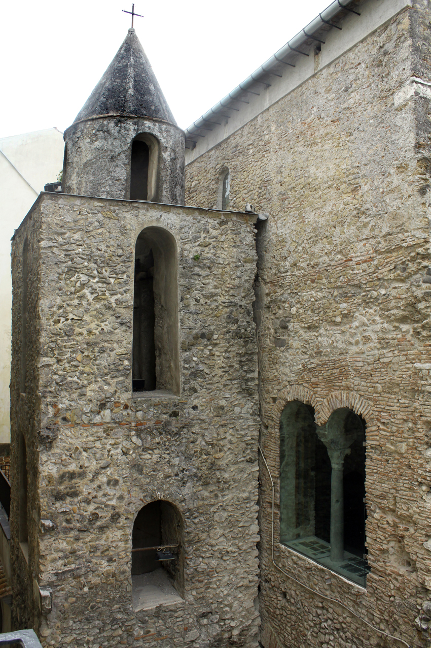 S.Piertro_a_Corte-Campanile-foto_V.D'Antonio_Sopr._BAP_Salerno