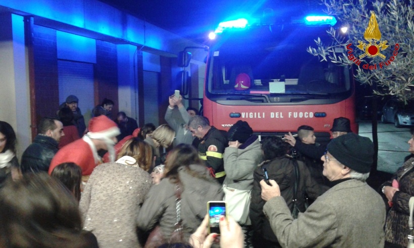 Babbo Natale Australia.Vigili Del Fuoco Babbo Natale Al Centro Australia Irpinia24