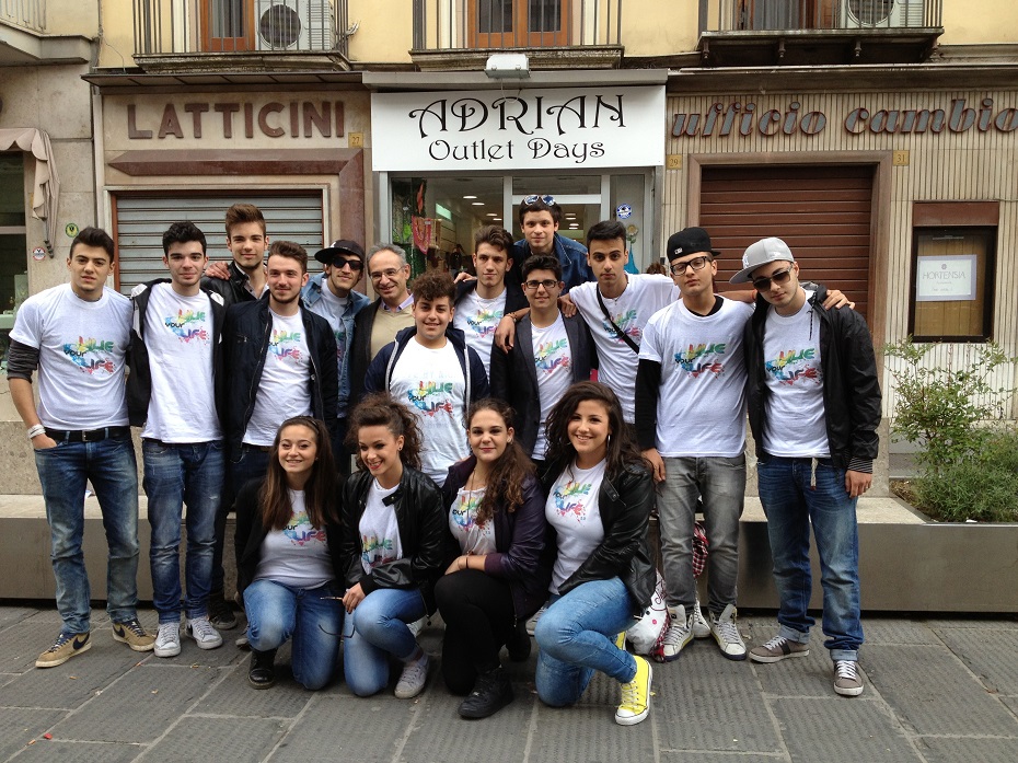 il team di live your life con il dott. Lorenzo Savignano del SerT di Avellino