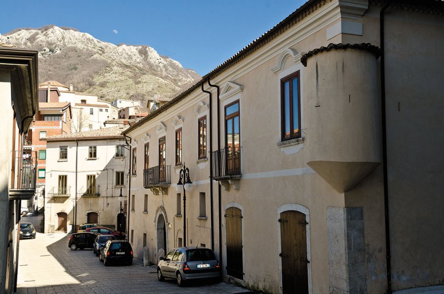 phoca_thumb_l_chiusano-san-domenico---palazzo-de-francesco-003