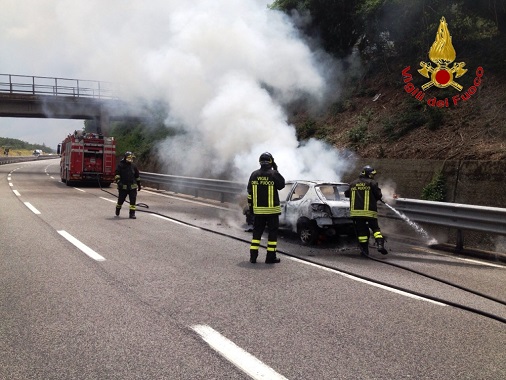 vigili incendio a16