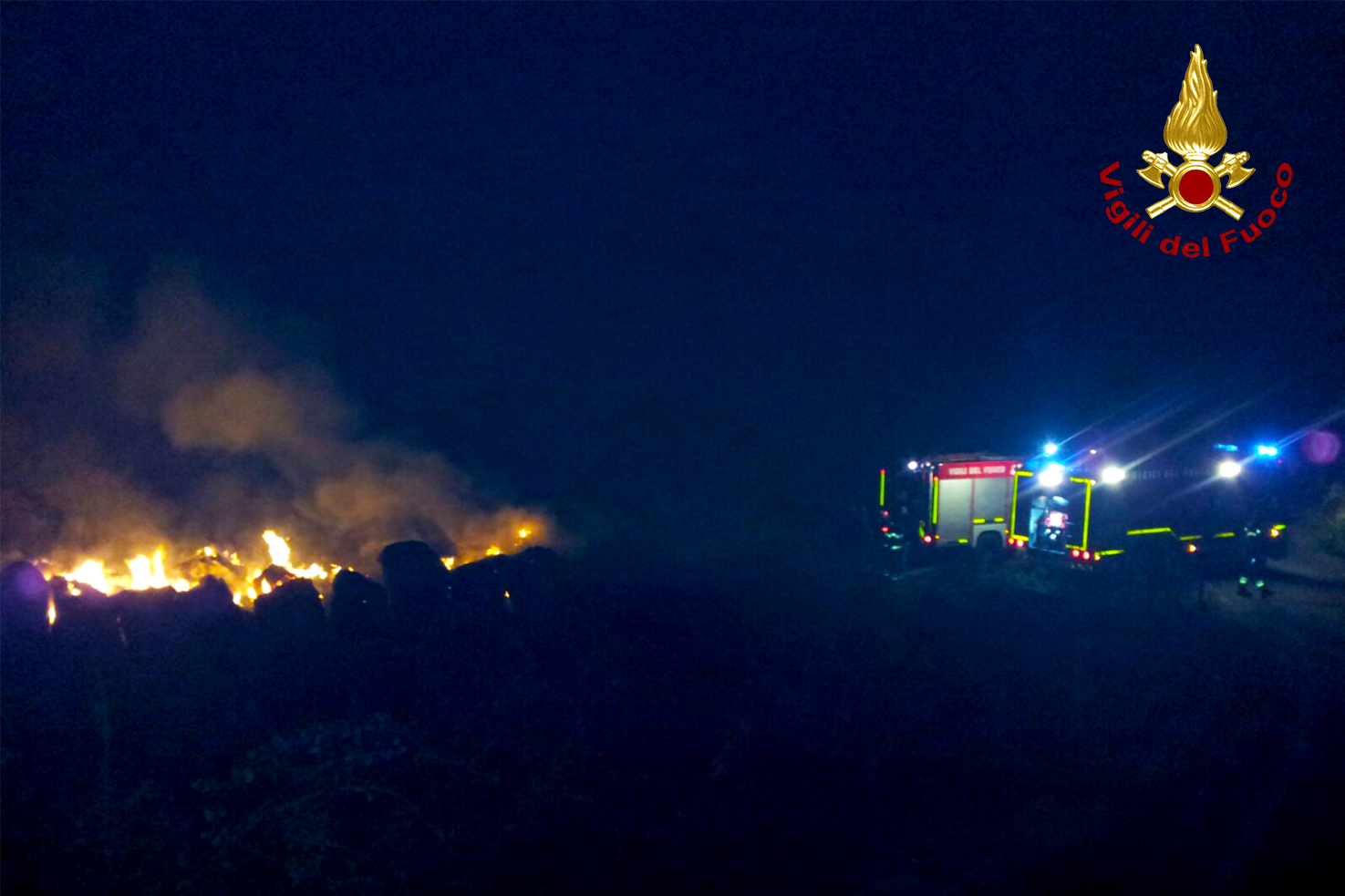 Incendio rotoballe Lacedonia 002