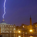 MALTEMPO: FULMINE A SAN PIETRO