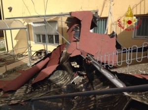 Tetto divelto scuola Ariano Irpino 001