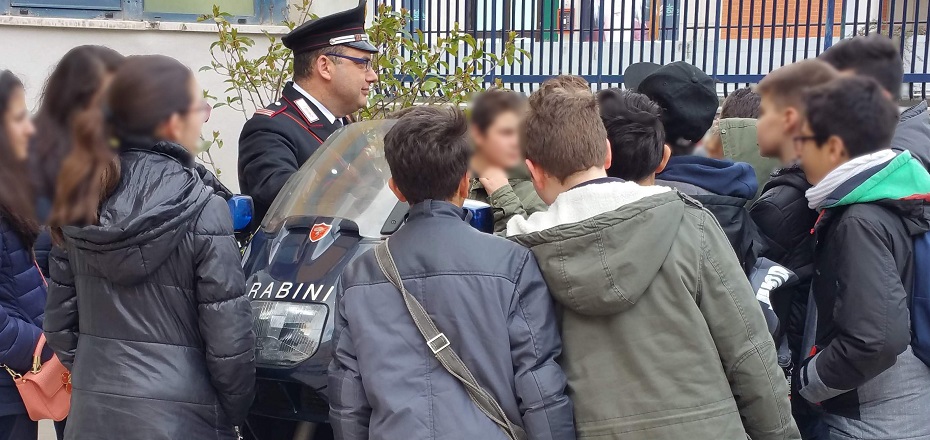 carabinieri scuola