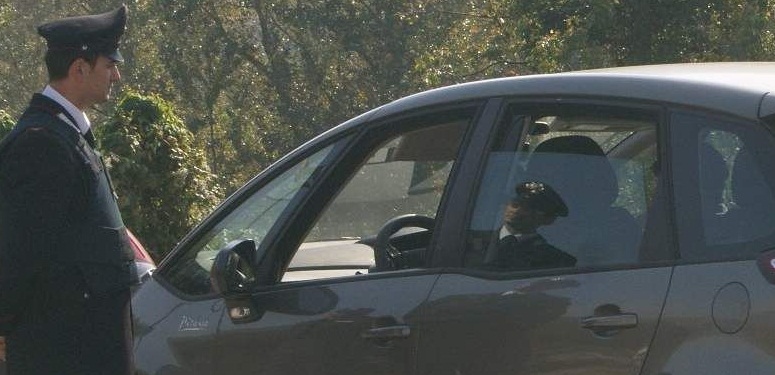 carabinieri_perquisizione